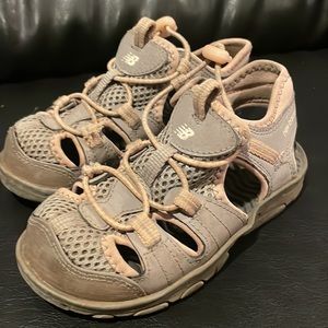 Girls new balance sneaker sandals